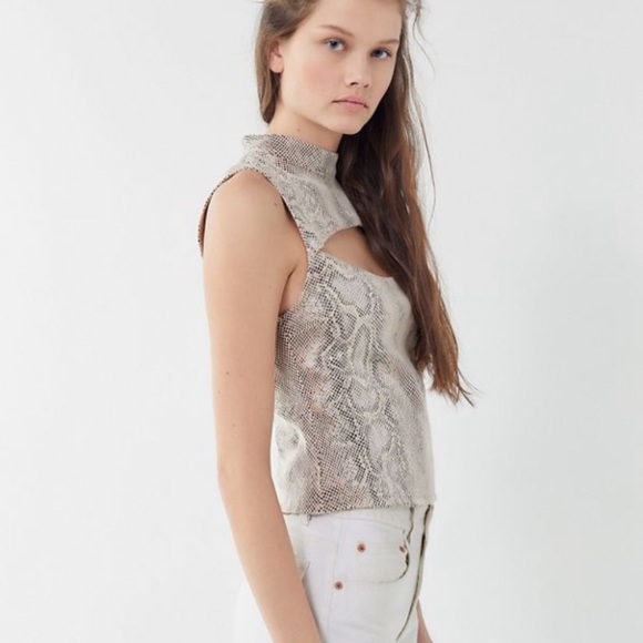 Urban Outfitters | Snake print cutout top - Picture 2 of 8